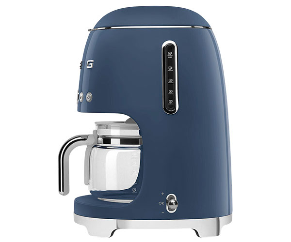 Капельная кофеварка SMEG DCF02NBEU темно-синяя цена