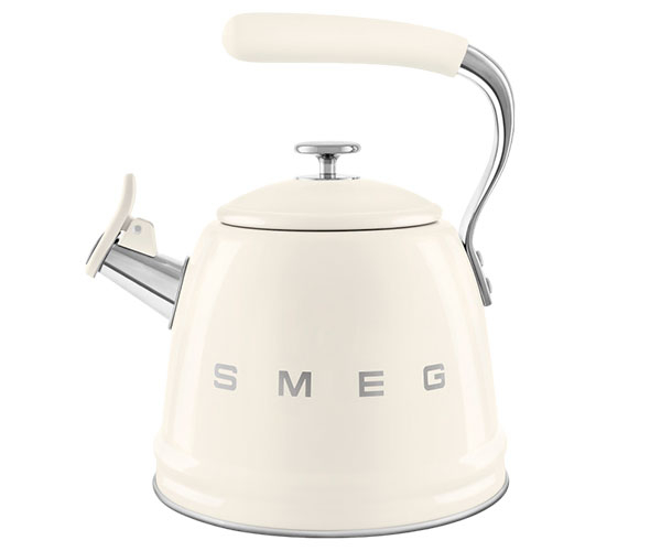 Чайник со свистком SMEG WKF01CR бежевый 2,3 л